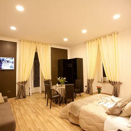 Reggia & Dintorni A 2* Caserta